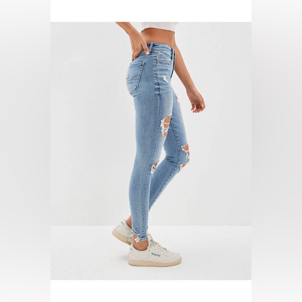 American eagle ripped skinny/ mom jeans